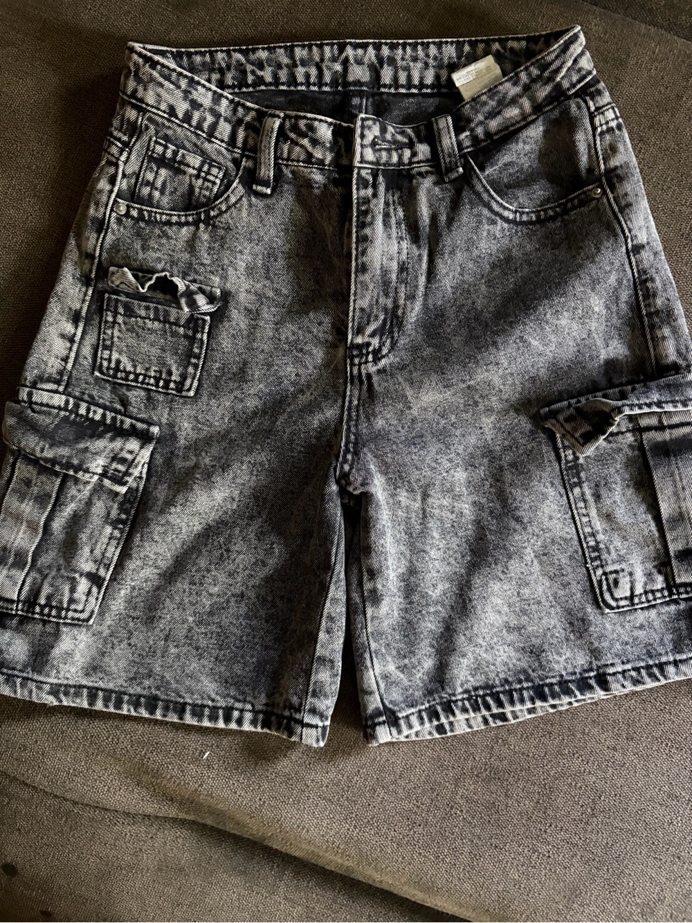 SHEIN teen girlsGray Acid-Wash Cargo Shorts
